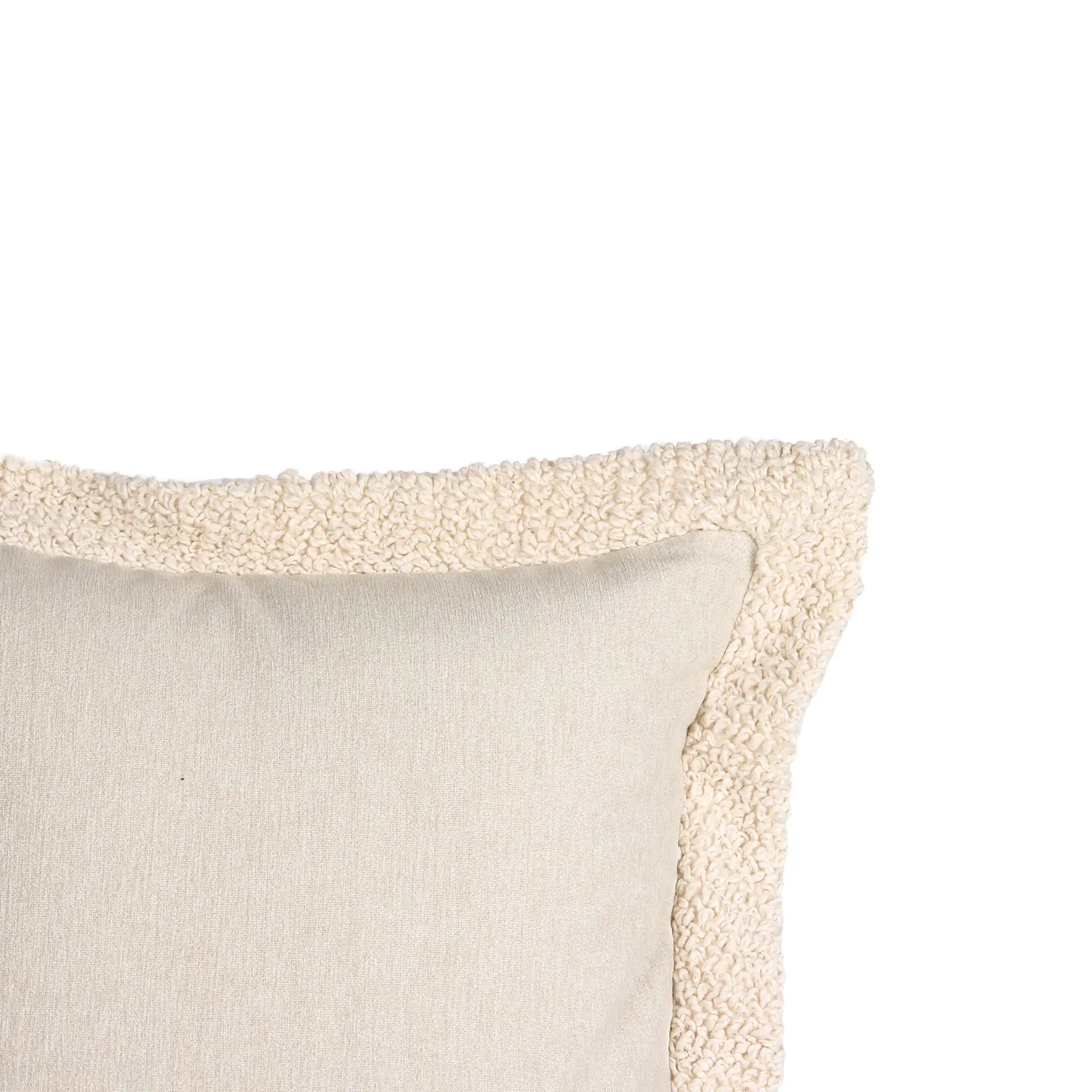 E-H Border Loop Cushion – Ivory Linen Blend